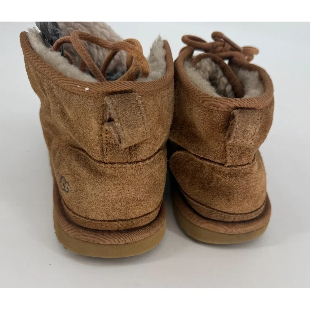 UGG Neumel Chestnut Suede Chukka‎ Boots Shearling Lined Cozy Casual Women's 8
